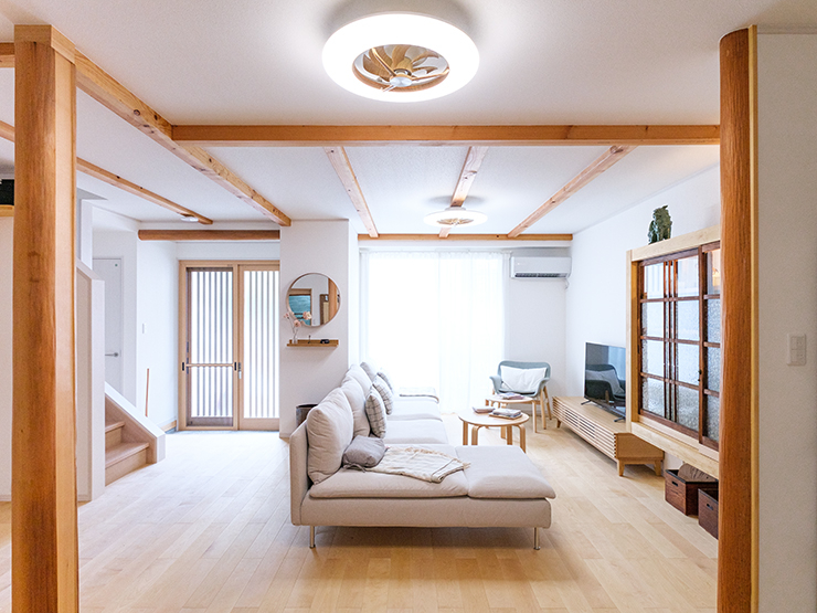 京都府 個人住宅のバーチ（カバ）マルチレイヤー（挽板）一枚もの（床暖房兼用）ナチュラルフローリング(オスモ自然塗装)についてのフローリング施工写真の施工写真