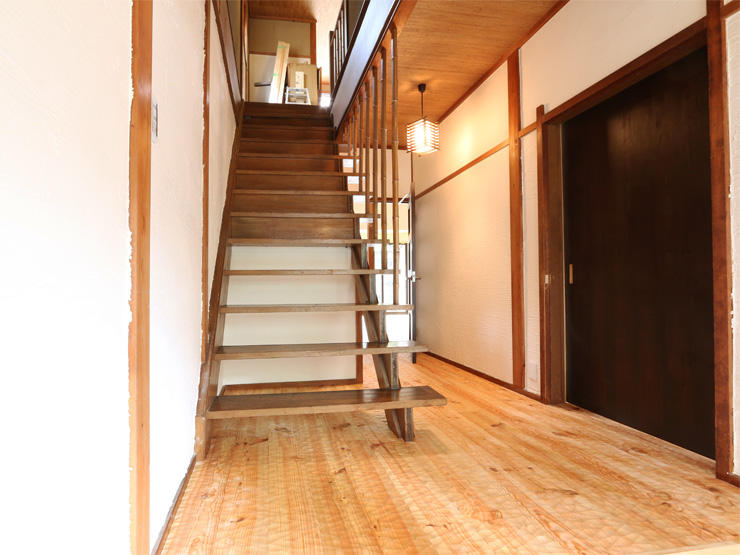 ボルドーパイン一枚ものスプーンカット(節有り)フローリング(無塗装、21ｘ155ｘ2000mm)現場写真～京都府個人住宅の施工写真