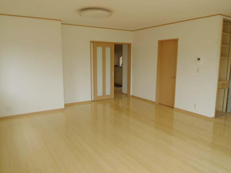 竹(縦目)ライト色プレミアムフローリング(UV塗装、15ｘ90ｘ1820mm)現場写真＆お客様の声～島根県 個人住宅の施工写真