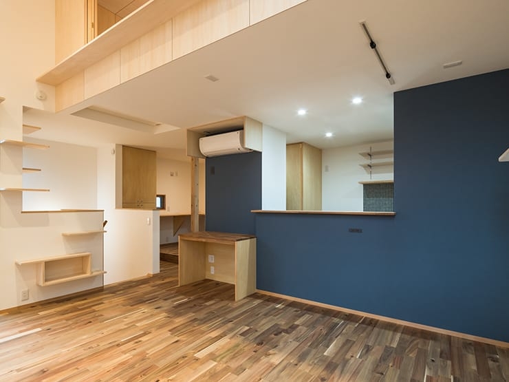 東京都 個人住宅のアカシアユニ（床暖房兼用）ワイルドフローリング(植物オイル仕上げ)についてのフローリング施工写真の施工写真