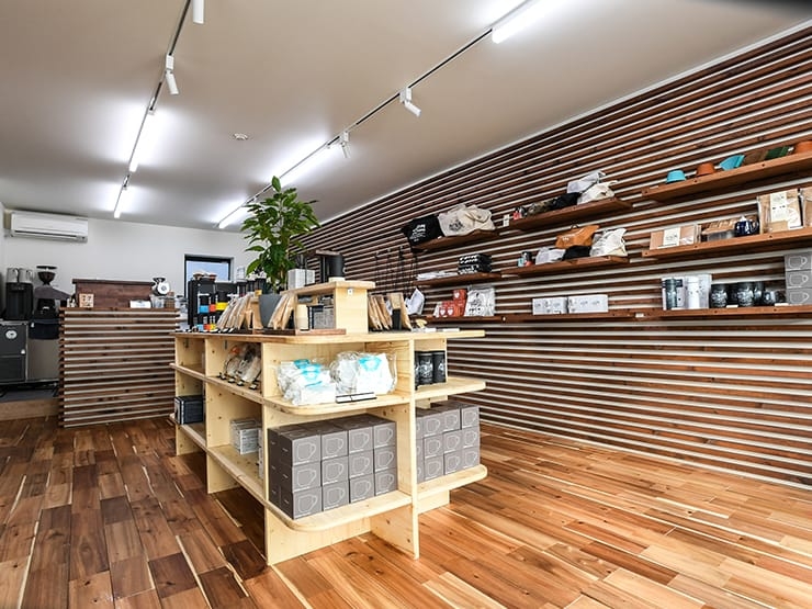 東京都　暮らしと珈琲 東京（浅草橋店）のアカシア ユニ ワイルドフローリング(植物オイル仕上げ)についてのフローリング施工写真