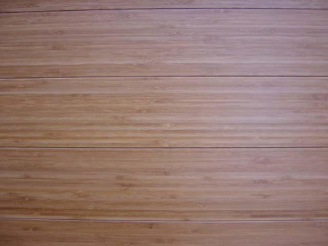 バンブー(竹)縦目ダーク床暖房対応(高温/低温兼用)プレミアムフローリング仮並べ時の写真(横向き）
